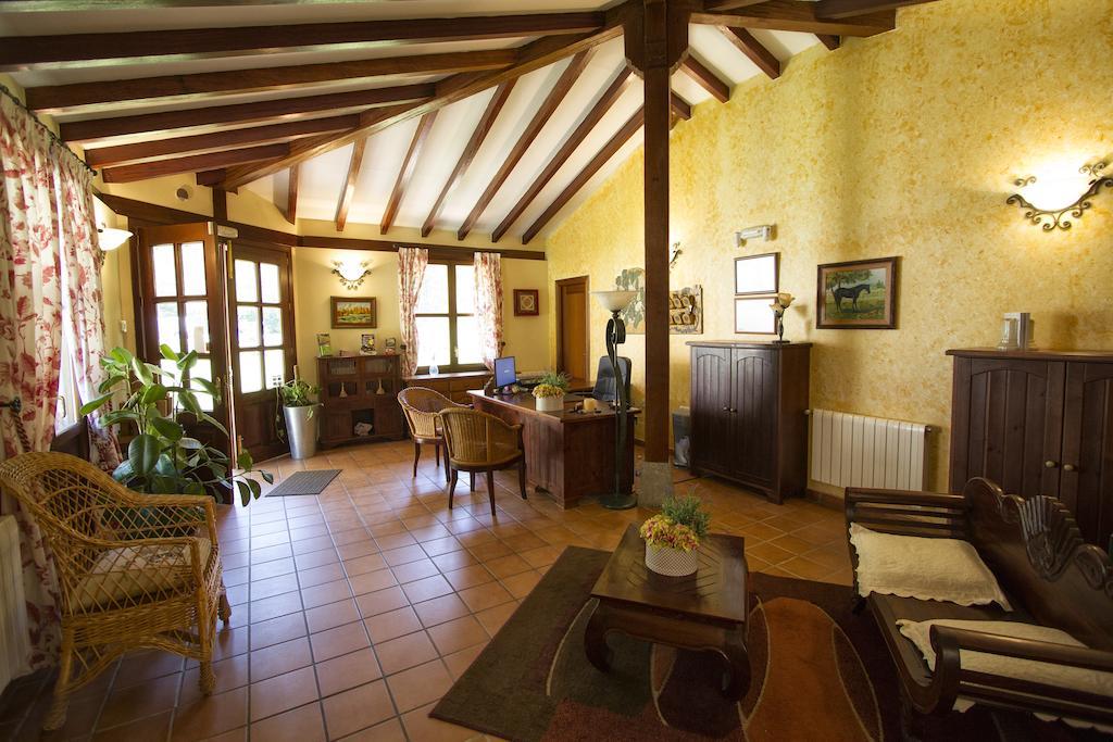 Apartamentos Camin De Pelayo Las Rozas Exterior photo